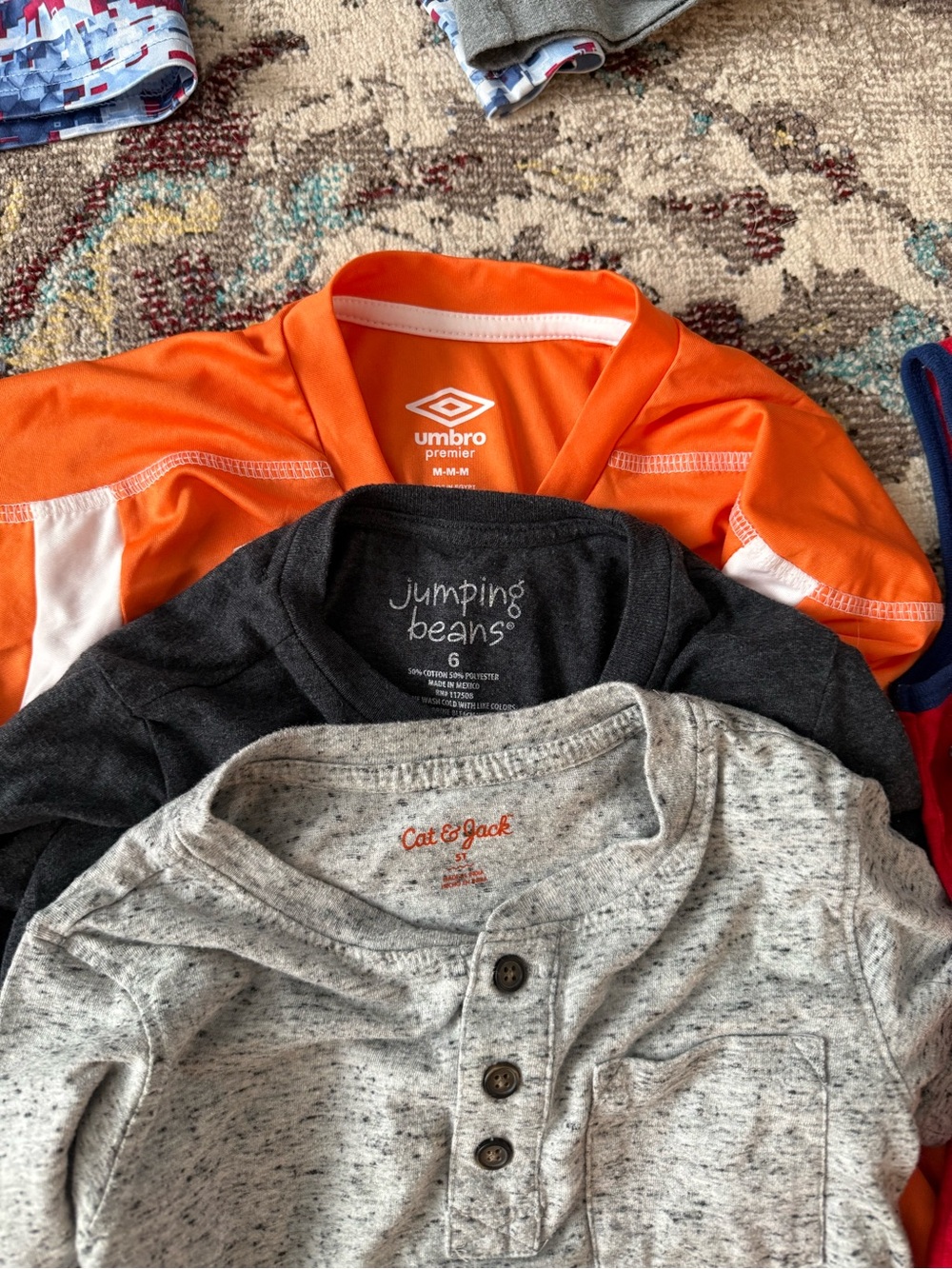 Lot of boys clothes sizes 5-6 - Picture 6 of 7